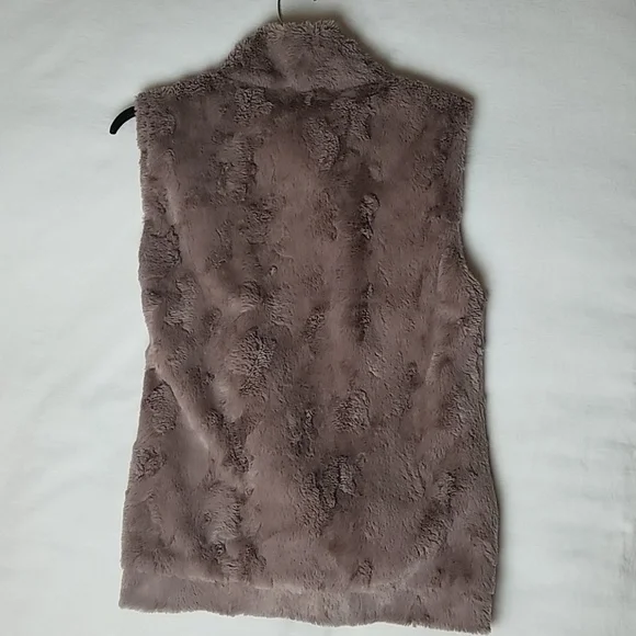 Sanctuary Faux Fur Taupe Vest - Picture 10 of 12